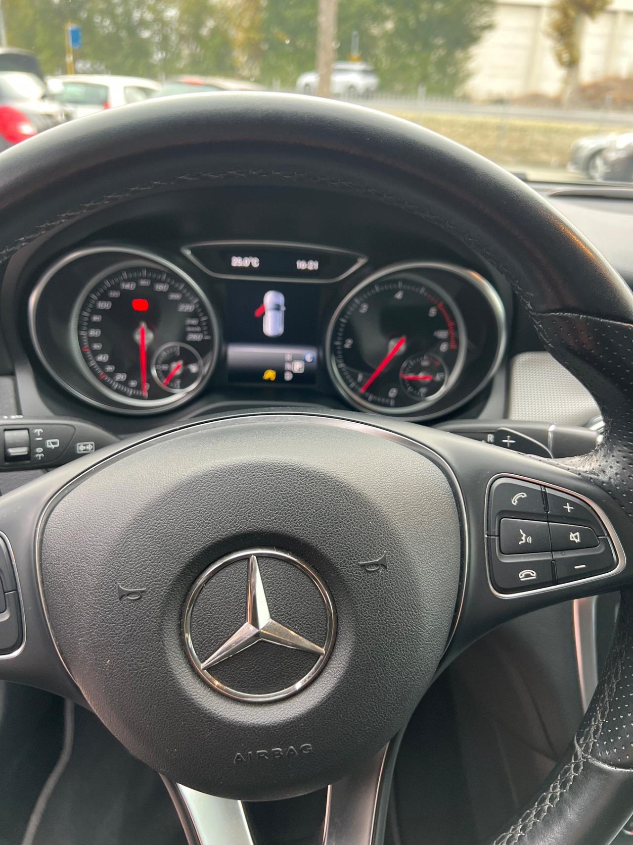 Mercedes-benz GLA 200 d Automatic Premium