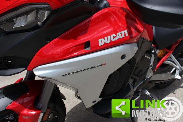 DUCATI Multistrada V4 S .
