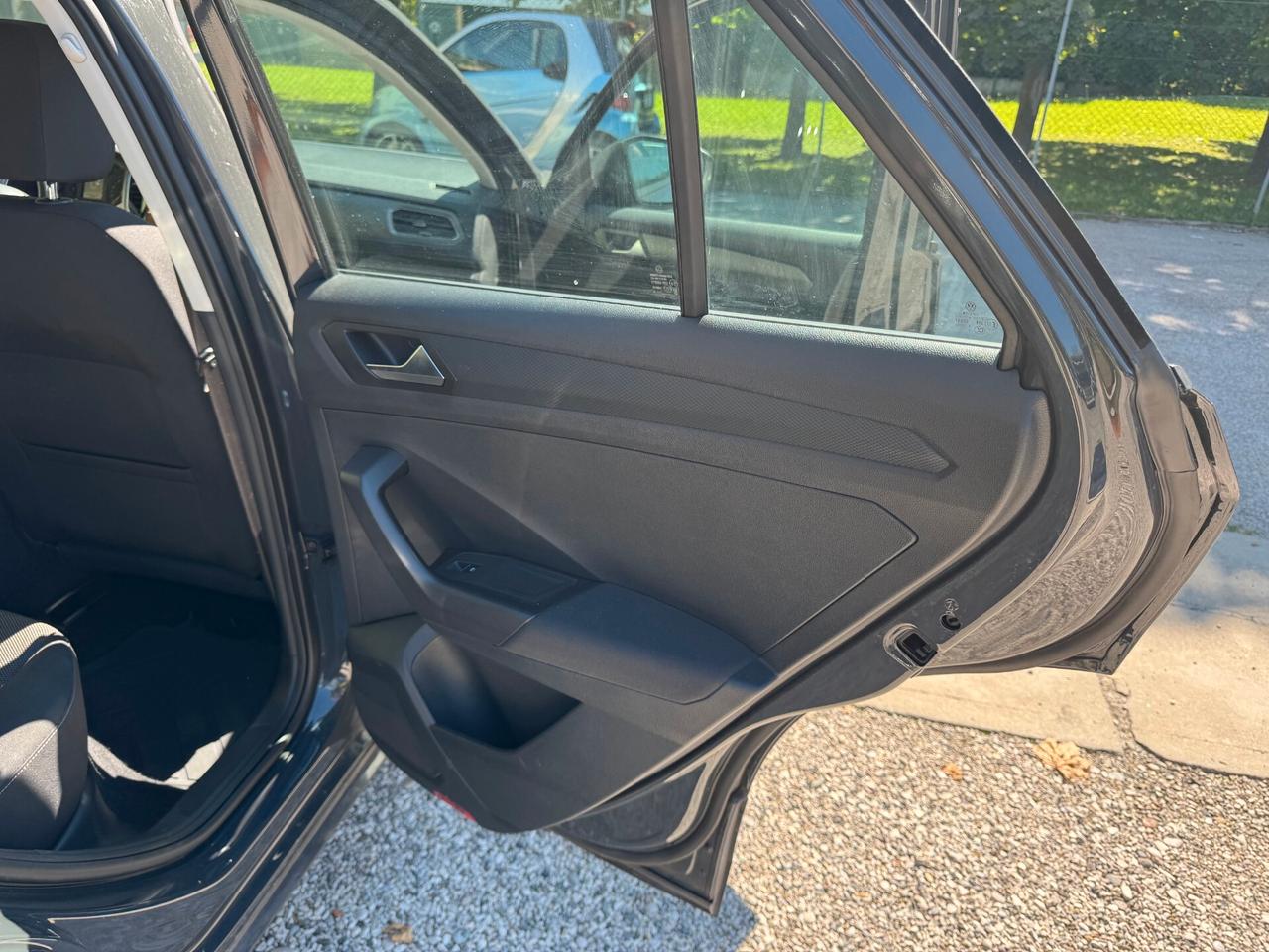 Volkswagen T-Roc 1.6 TDI SCR Business BlueMotion Technology