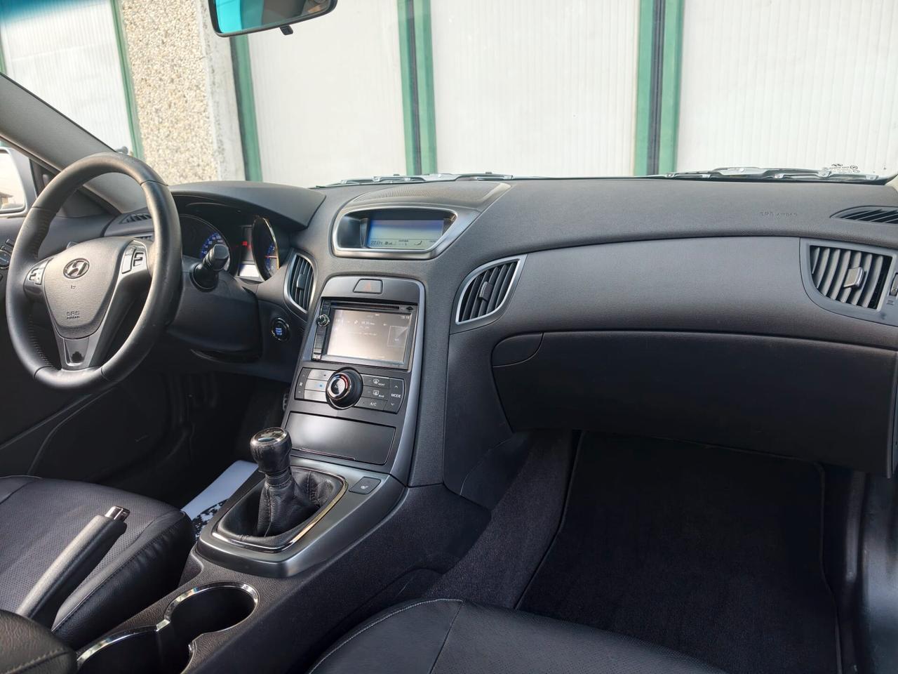 Hyundai Genesis TURBO UNIPRO STUPENDA 2012