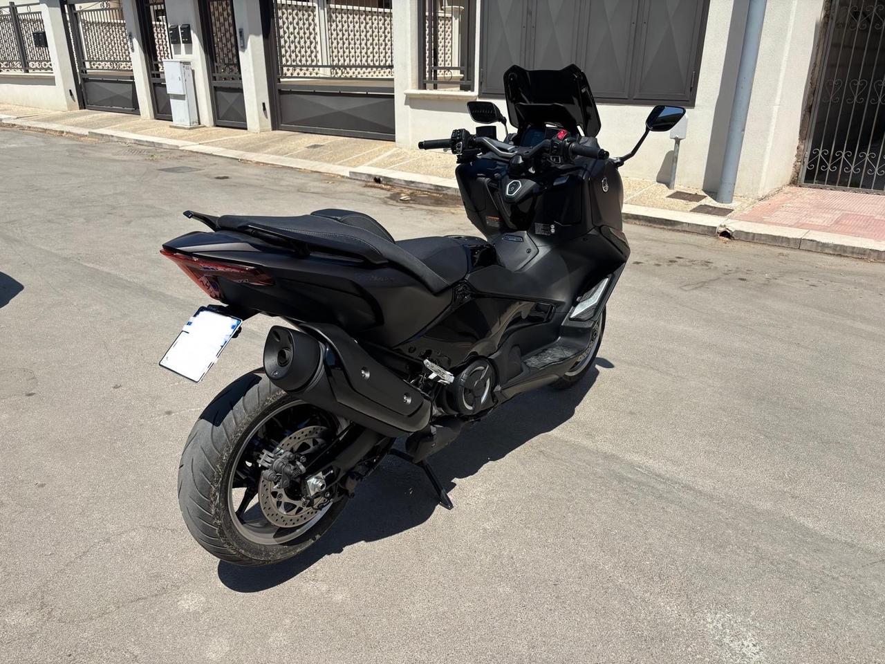 Yamaha T Max 560 TECH MAX DARK MAGMA