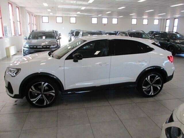 Audi Q3 SPB 35 TDI S tronic Identity Black