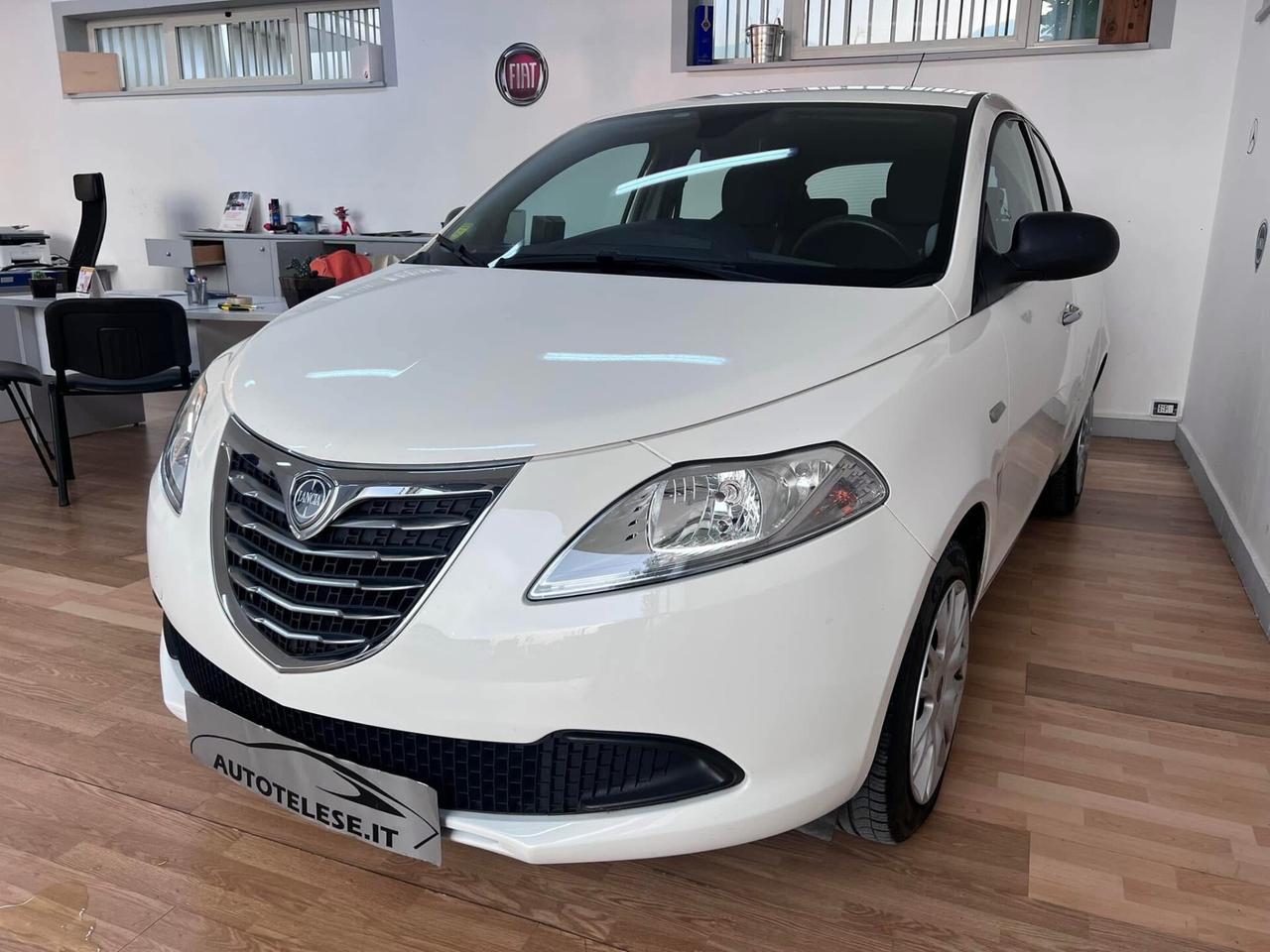 Lancia Ypsilon 1.2 69 CV 5 porte GPL Ecochic Silver