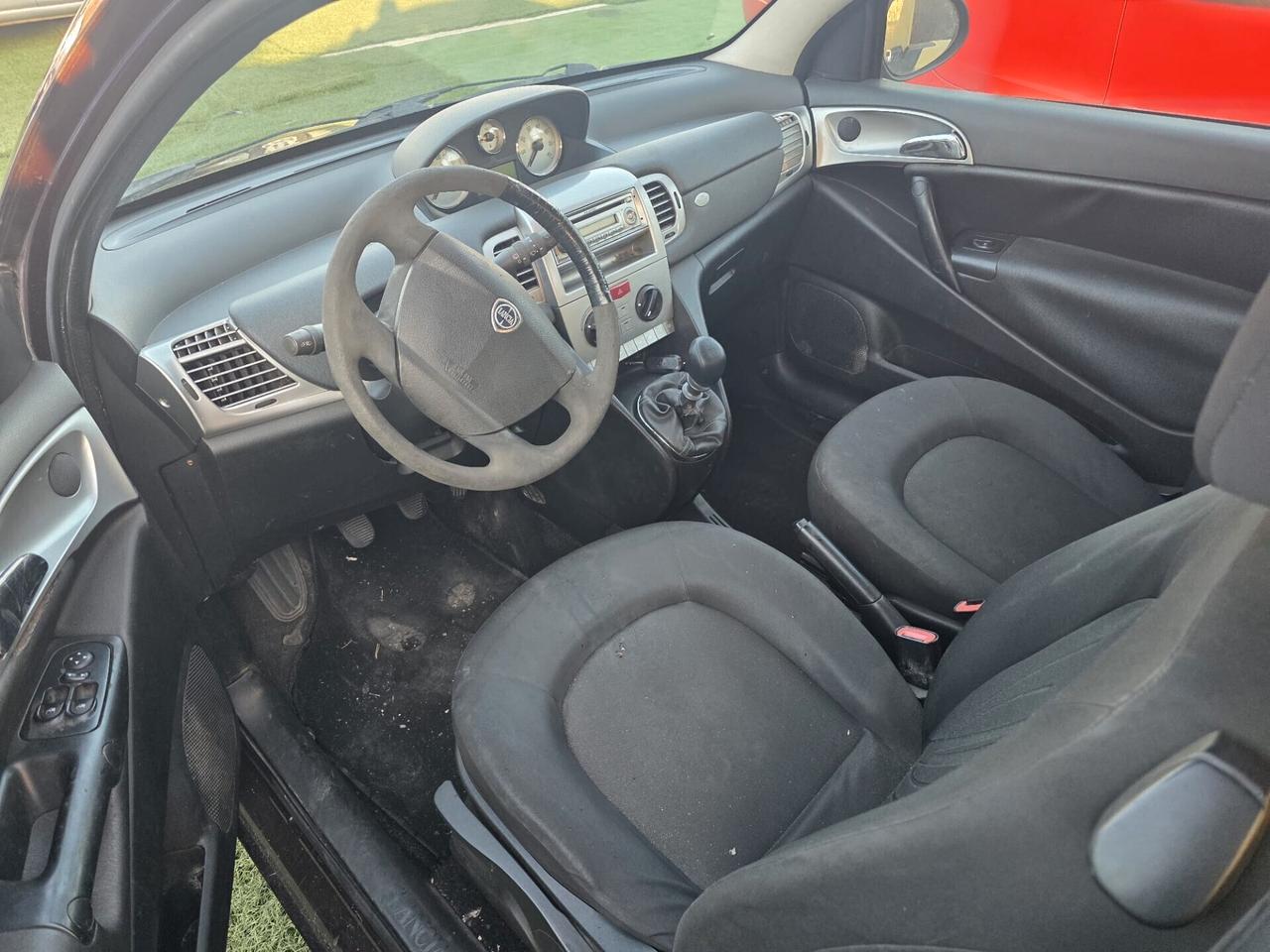 Lancia Ypsilon 1.2 69 CV Unyca euro 5 neopatentati