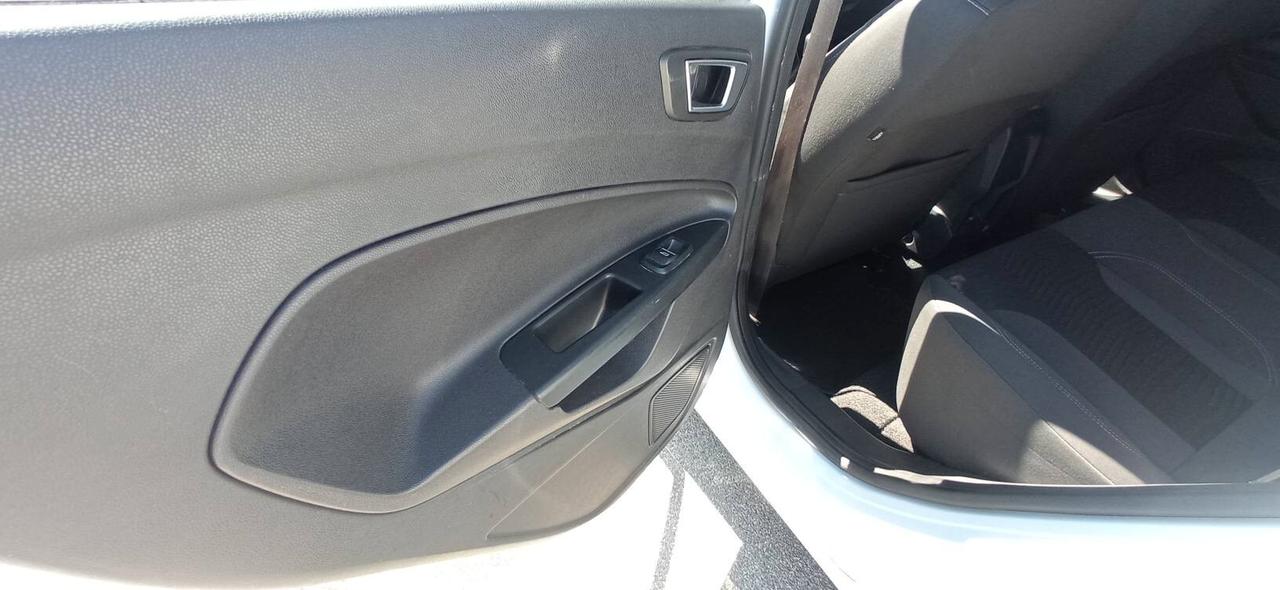 Ford Fiesta 1.4 GPL Titanium