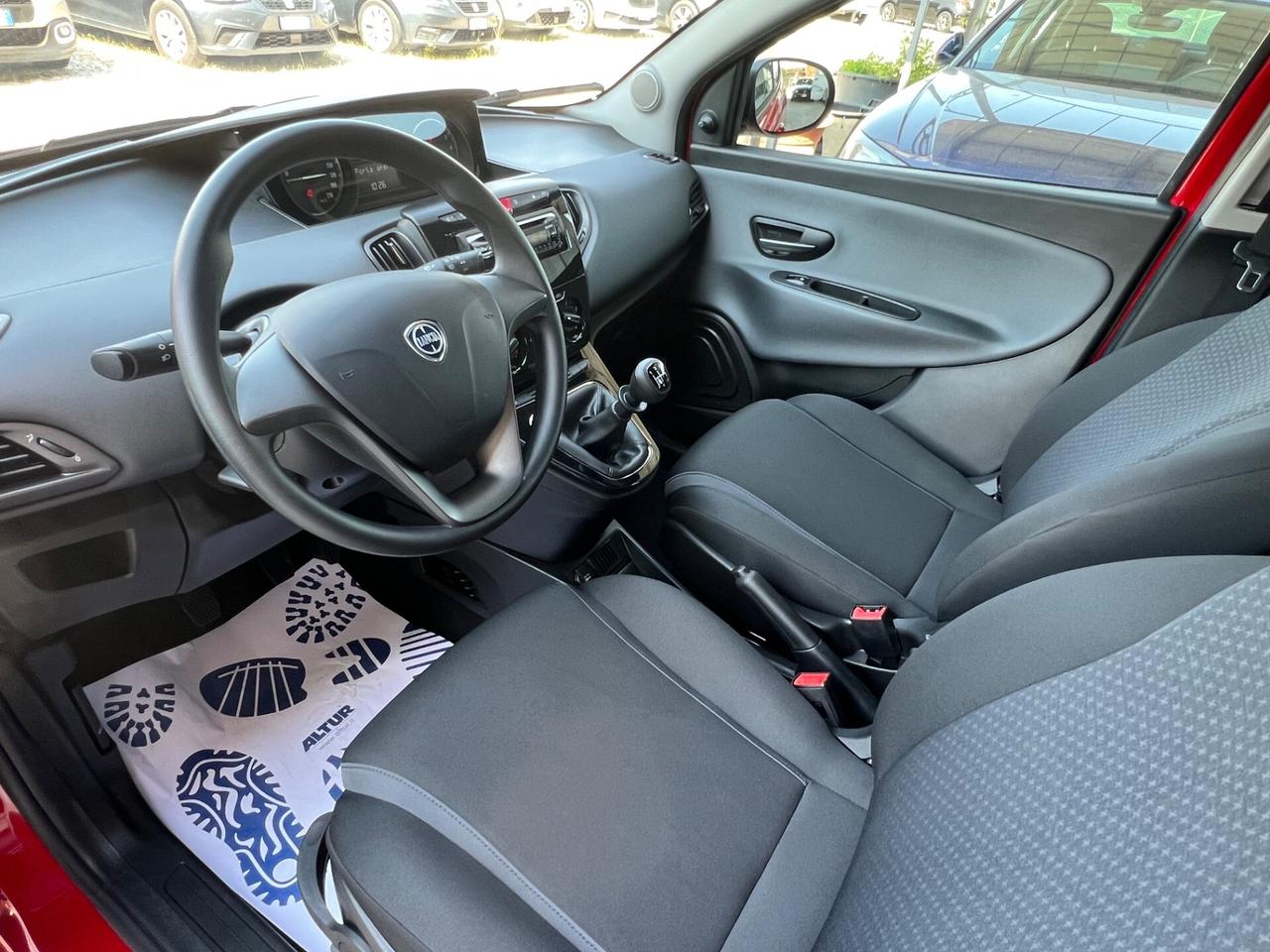 Lancia Ypsilon 1.2 69 CV Silver km 9.800!!!