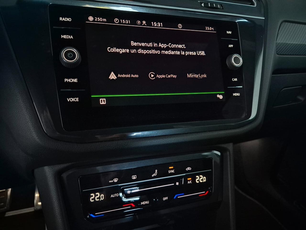Volkswagen Tiguan ALLSPACE 2.0 TDI R-LINE 4MOTION 7 POSTI DSG LED NAVI APPLE CAR PLAY/ANDROID AUTO 360° ACC C.19 WIRELESS AMBIENT LIGHT