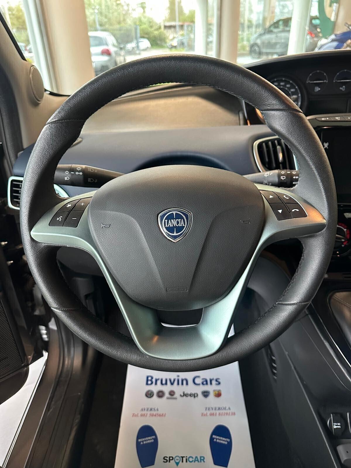 Lancia Ypsilon 1.0 FireFly 5 porte S&S Hybrid Platino
