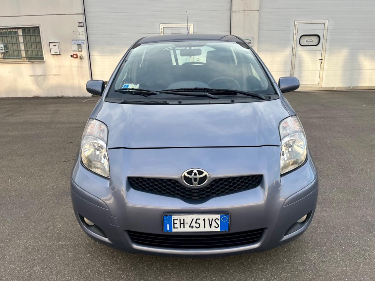Toyota Yaris 1.3benz 2011 58.000km perfetta per neopatentati