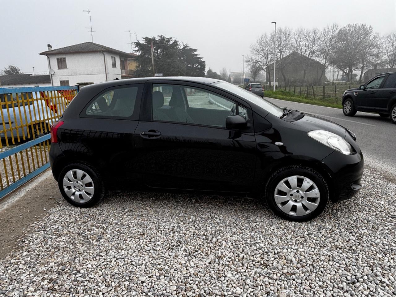 Toyota Yaris 1.0 3 porte Sol
