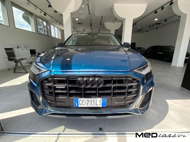 AUDI - Q8 - 55 TFSI MHEV quattro tiptronic Sport