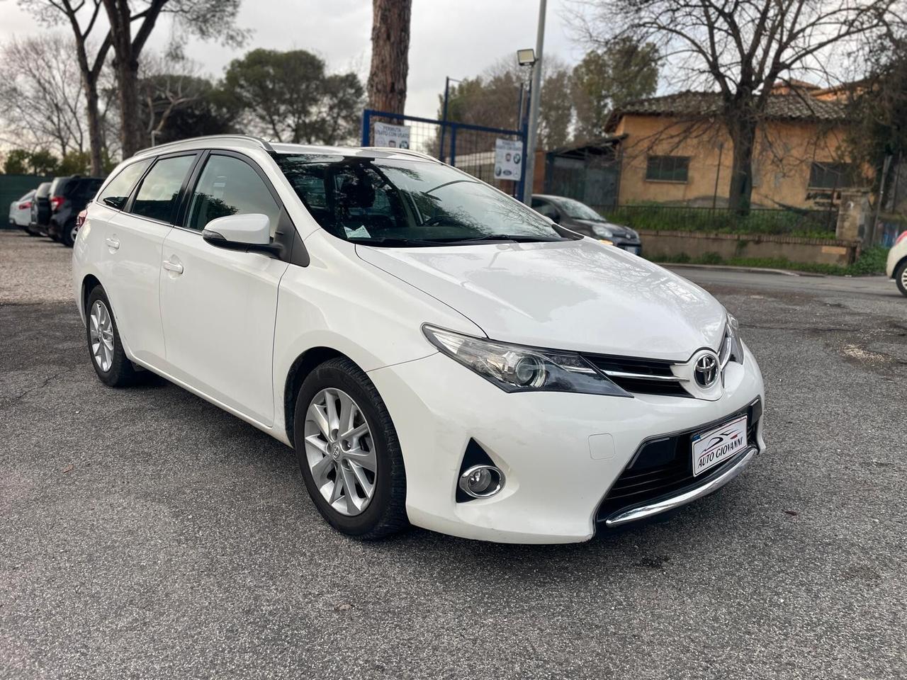 Toyota Auris Touring Sports 1.4 D-4D Lounge