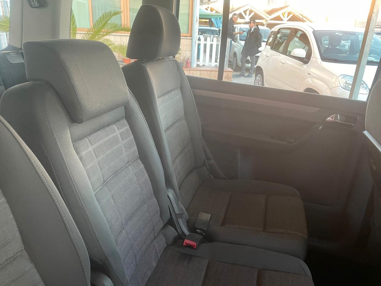 Volkswagen Touran 2.0 TDI Highline 7 POSTI