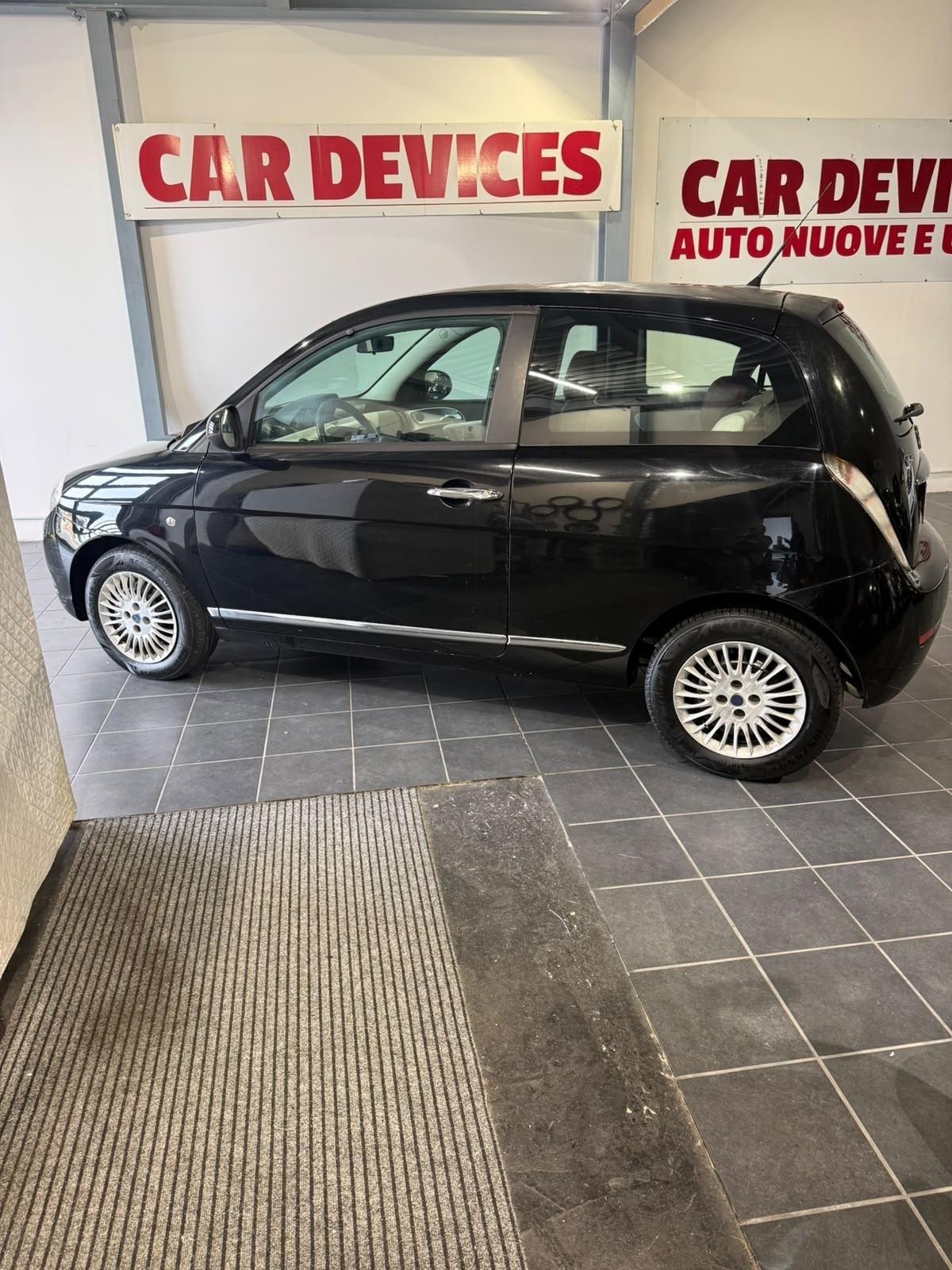 Lancia Ypsilon 1.3 MJT -NEOPATENTATI