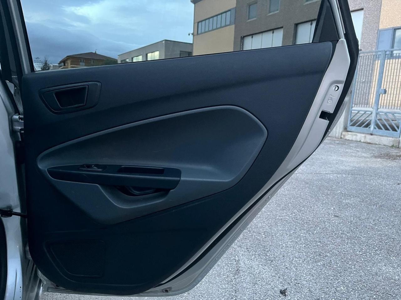 Ford Fiesta 1.4 5p Bz.- GPL Titanium 135000 km