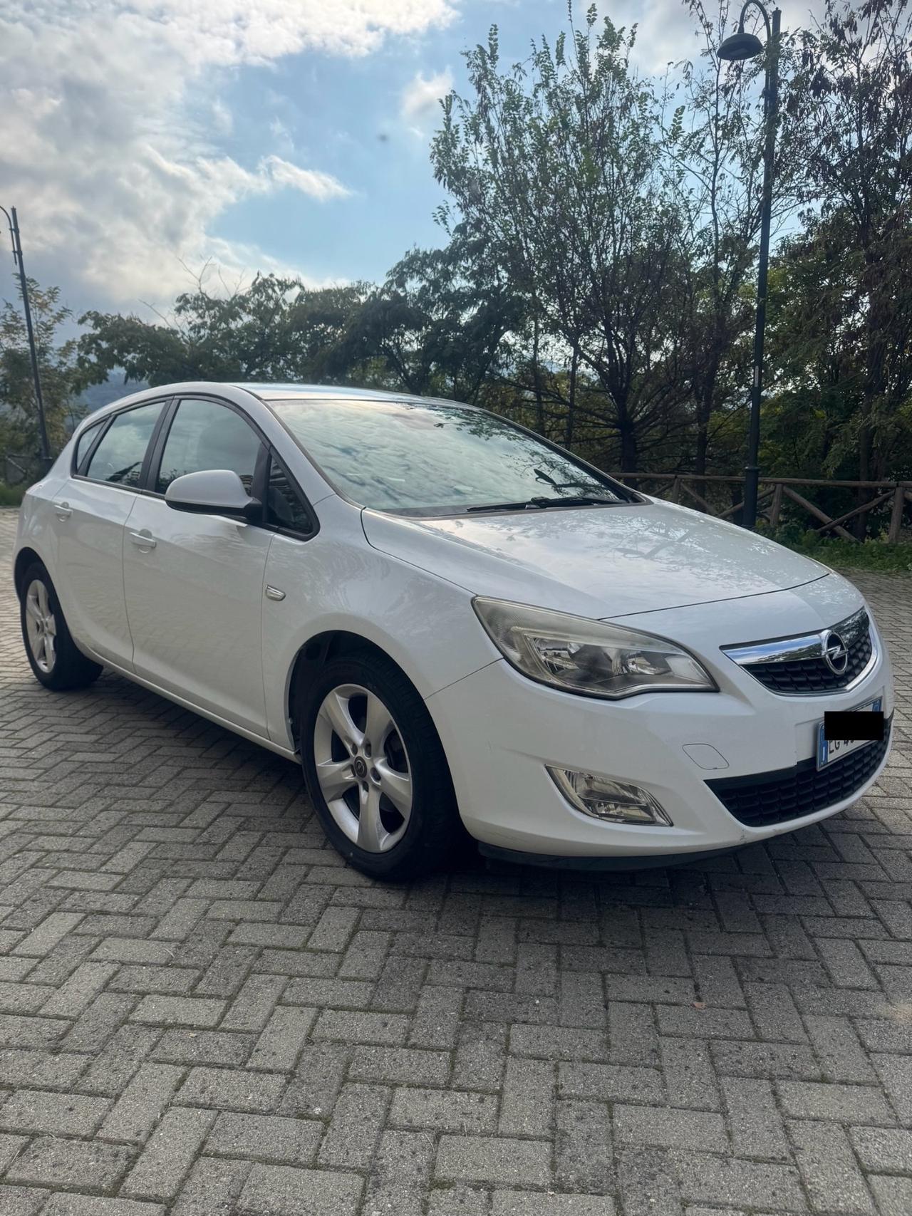 Opel Astra 1.7 CDTI 110CV *COSMO* 2011