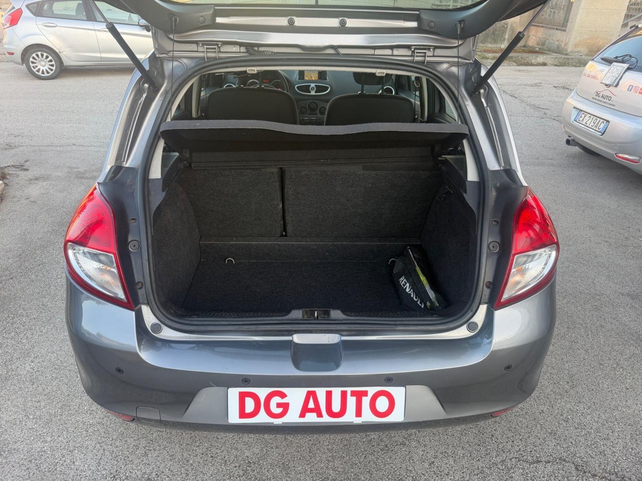 Renault Clio 1.2 benzina 75 cavalli 2012 navigatore