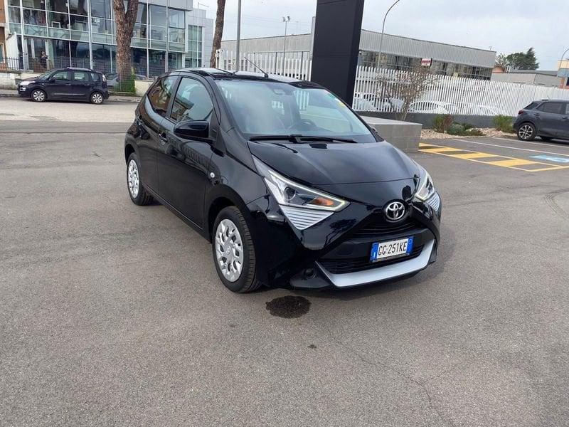 Toyota Aygo Connect 1.0 VVT-i 72 CV 5 porte x-play