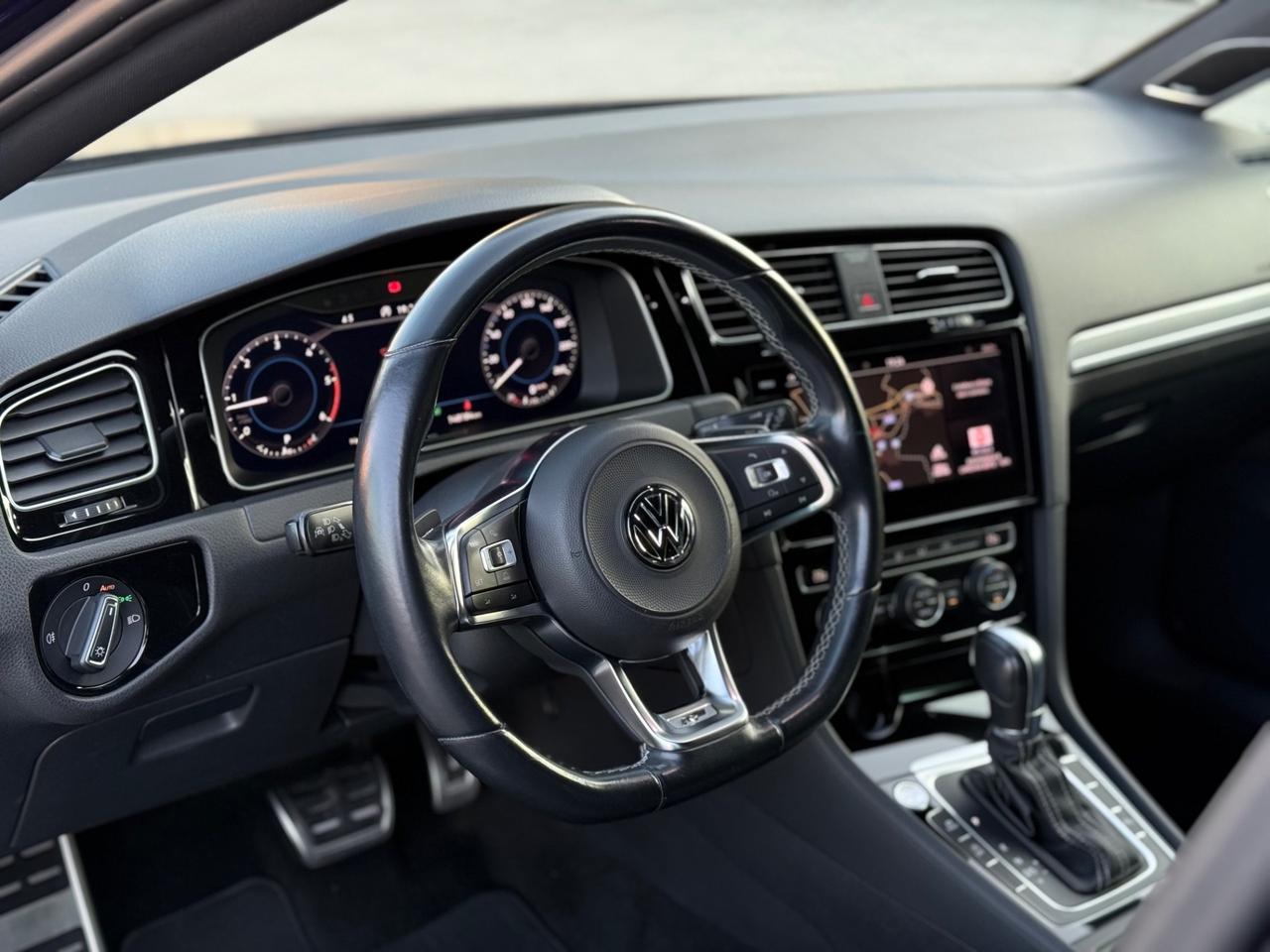 Volkswagen Golf 7.5 2.0 150 CV R-Line totale