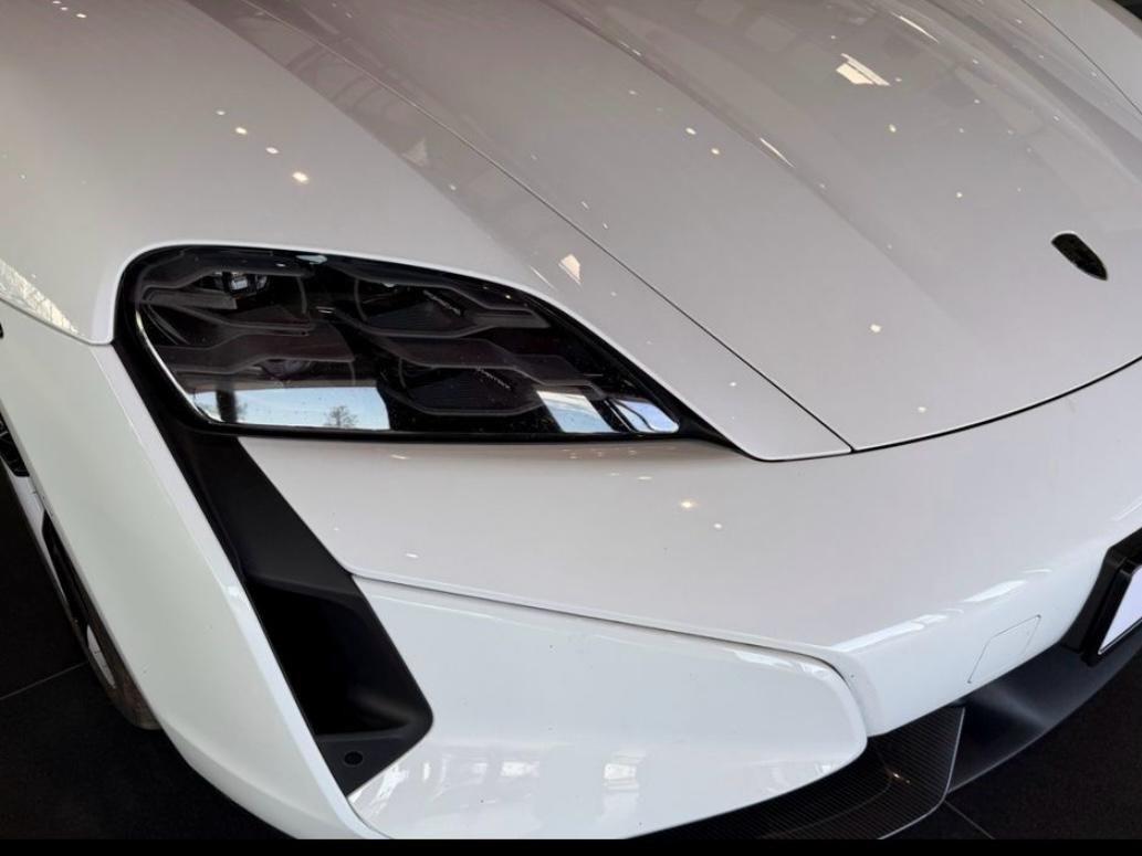 Porsche Taycan Turbo S - 950 CV