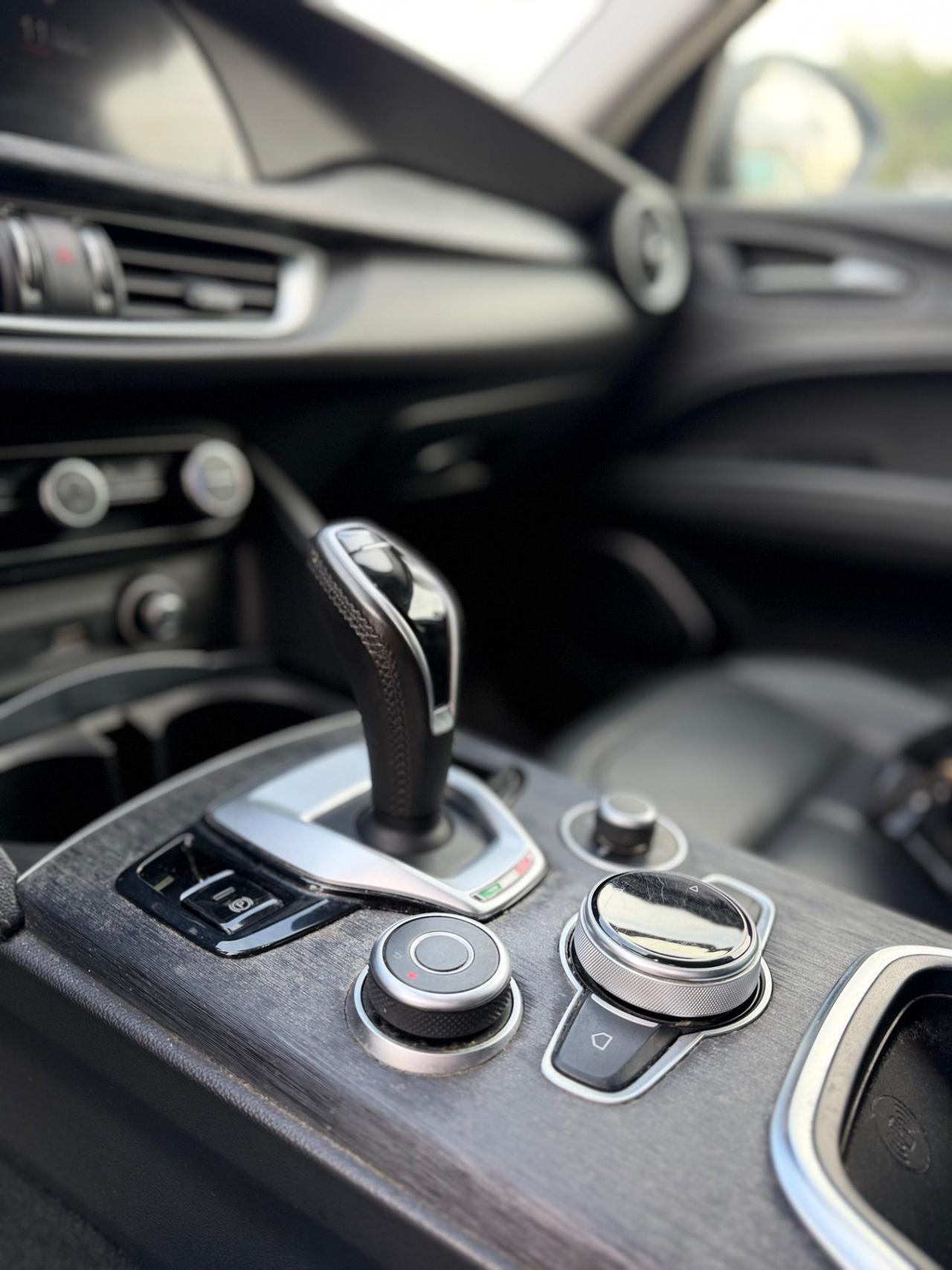 Alfa Romeo Stelvio 2.2 Turbodiesel 160 CV AT8 RWD Business