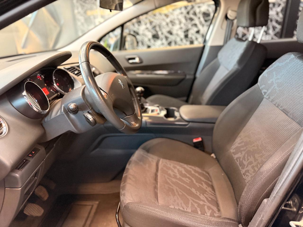 Peugeot 3008 1.6 HDi 110CV Business