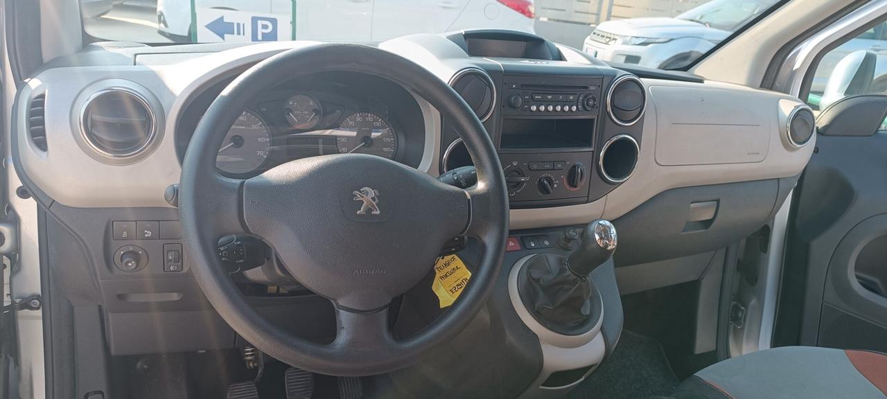 Peugeot Partner Tepee 1.6 HDi 92CV Style GANCIO TRAINO