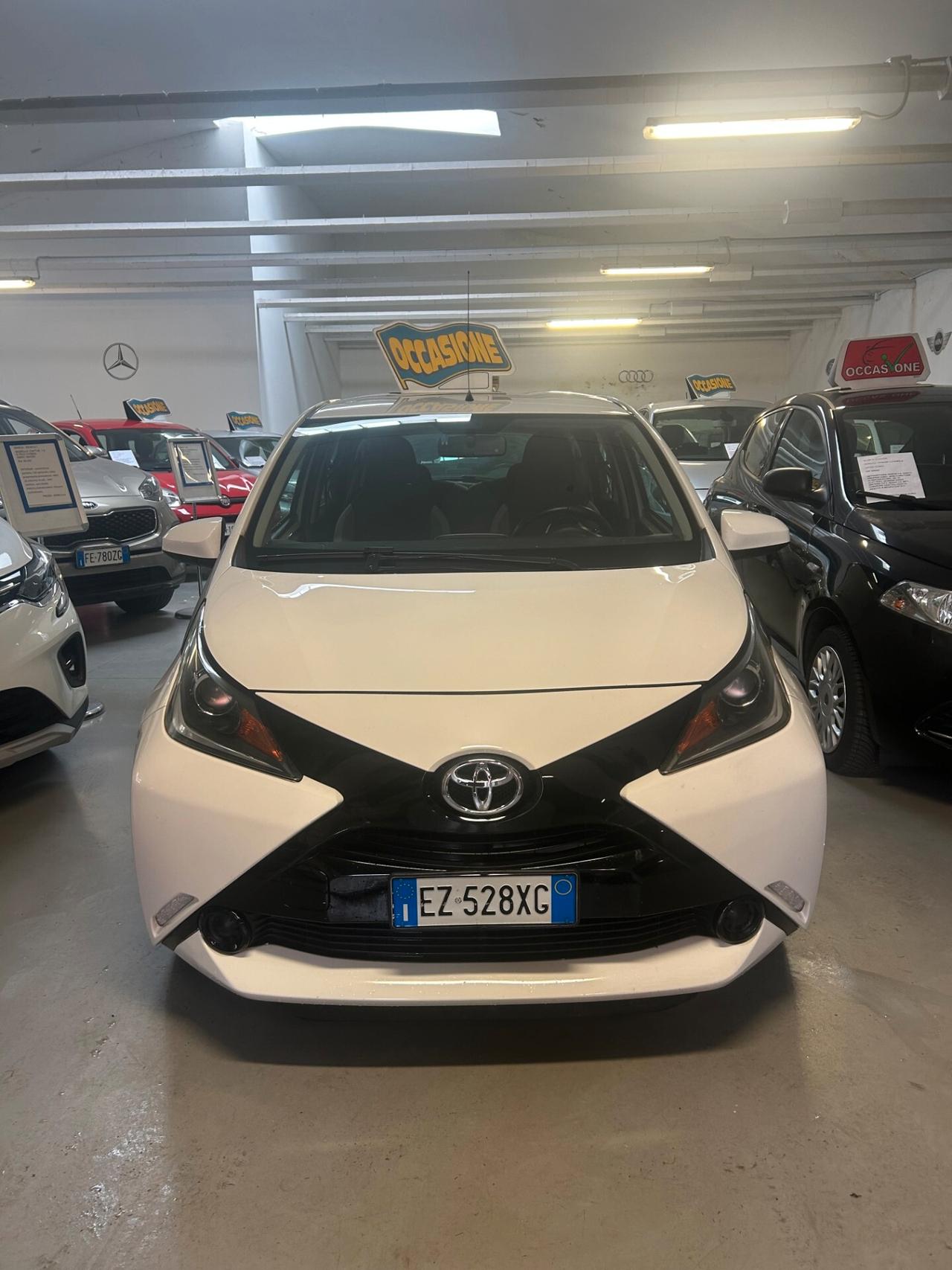 Toyota Aygo 1.0 VVT-i 69 CV 5 porte x-clusiv