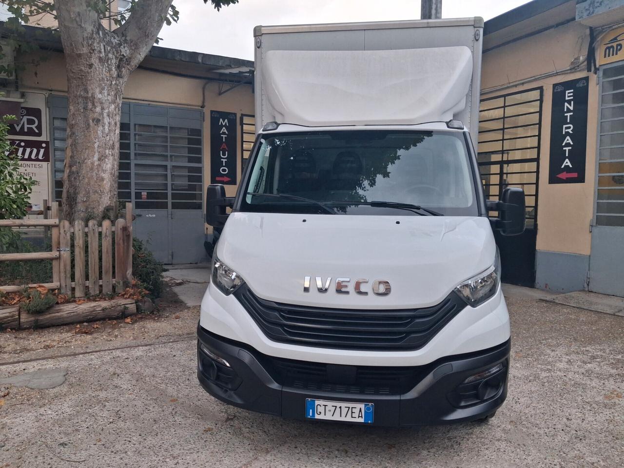 Iveco Daily 35S14 2.3 HPT PL Cabinato