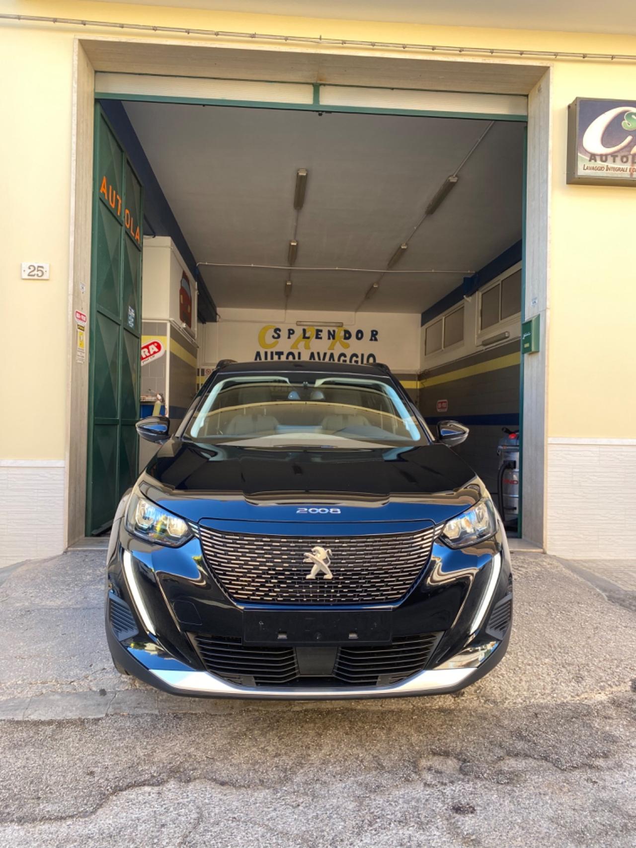 Peugeot 2008 PureTech 100 S&S Allure Pack