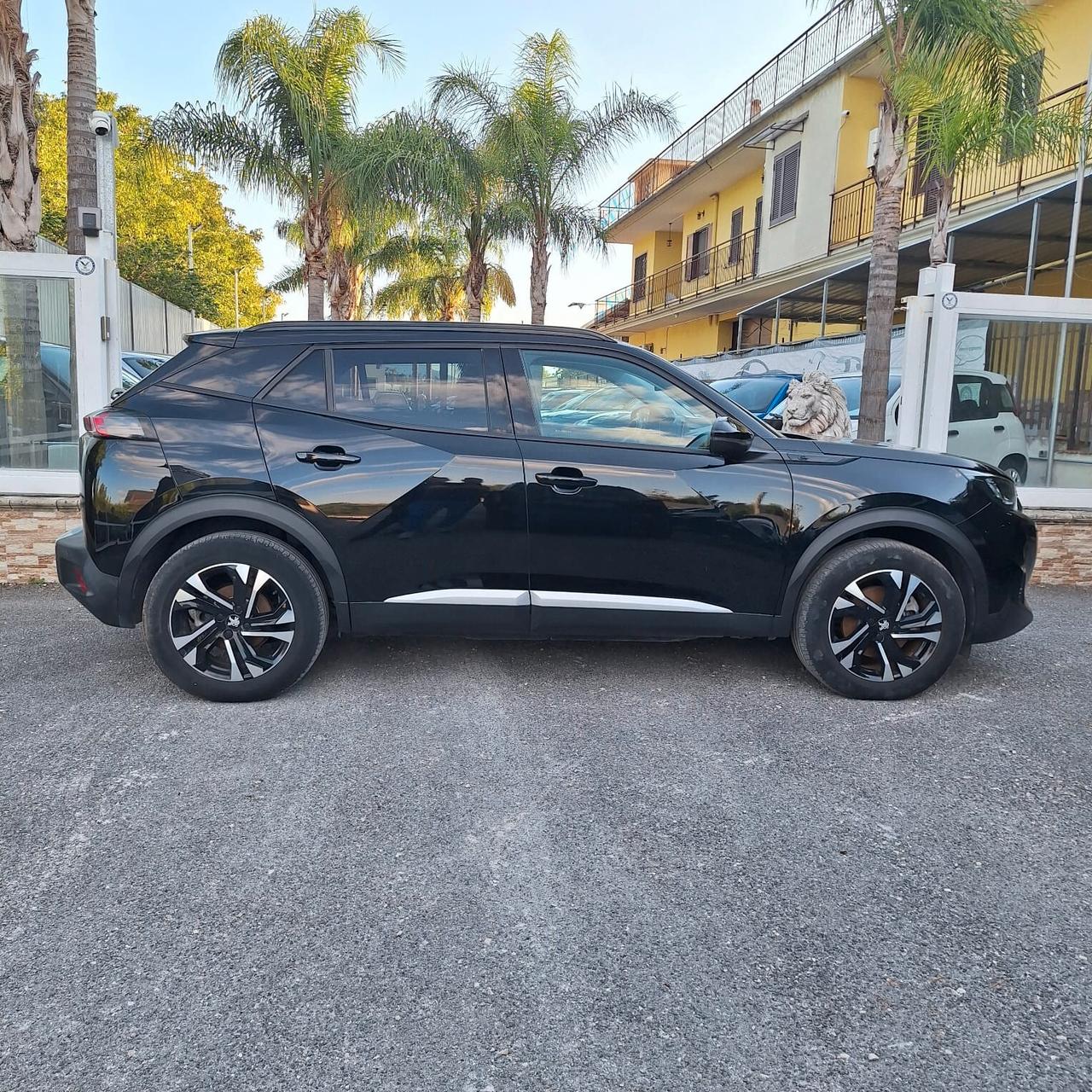 Peugeot 2008 motore elettrico 136 CV Allure Pack