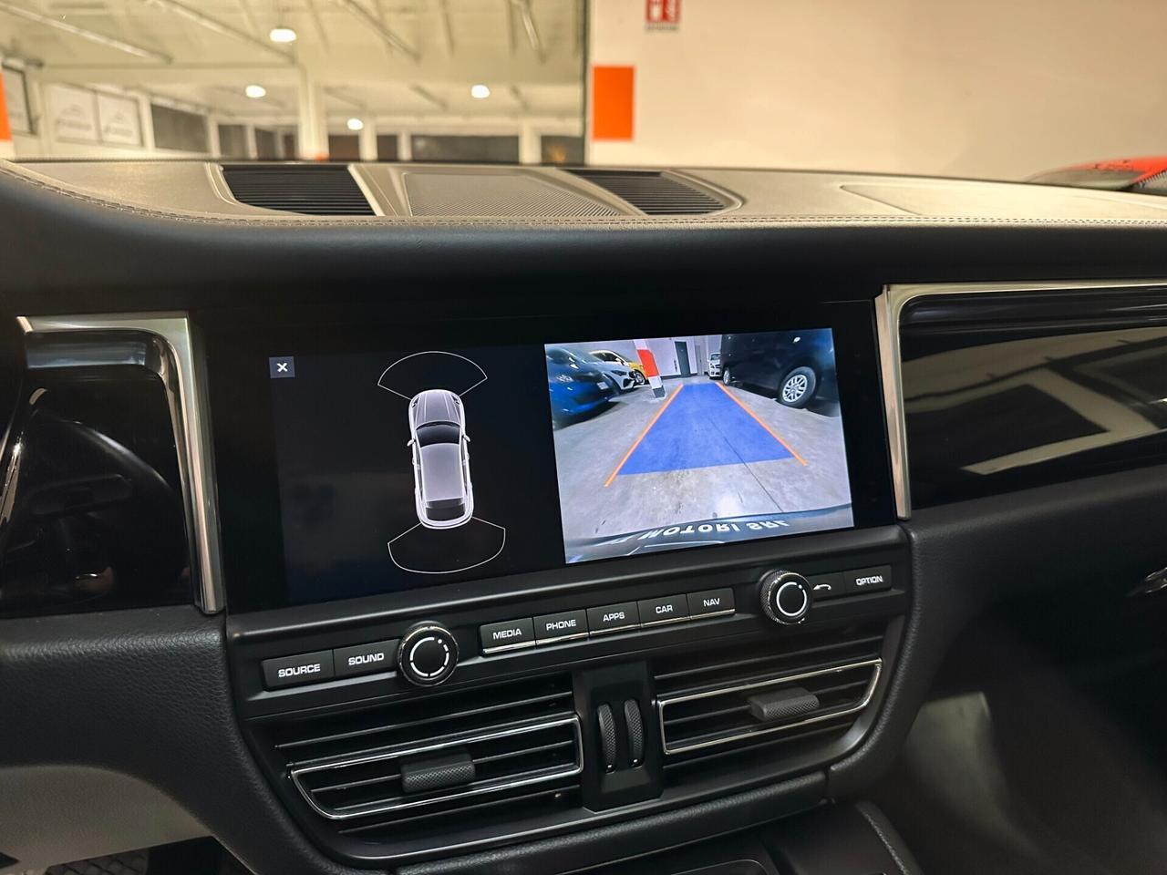 Porsche Macan 2.0 TETTO - PASM RETROCAMERA TAGLIANDI UFF.