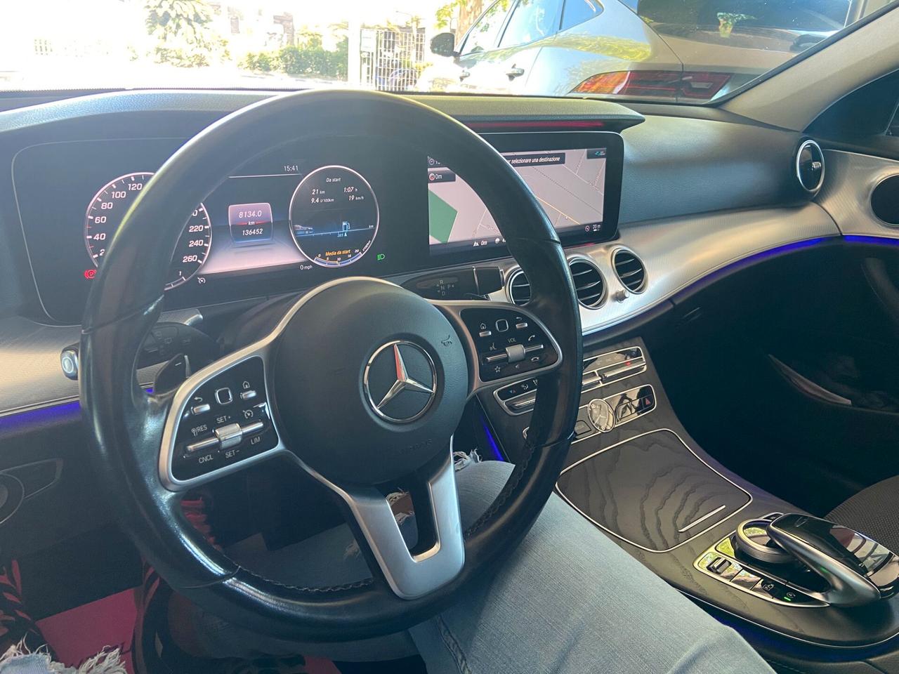 Mercedes E 200 Premium Plus