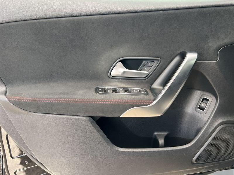 Mercedes-Benz Classe A Berlina 180 d Sedan Automatic Premium