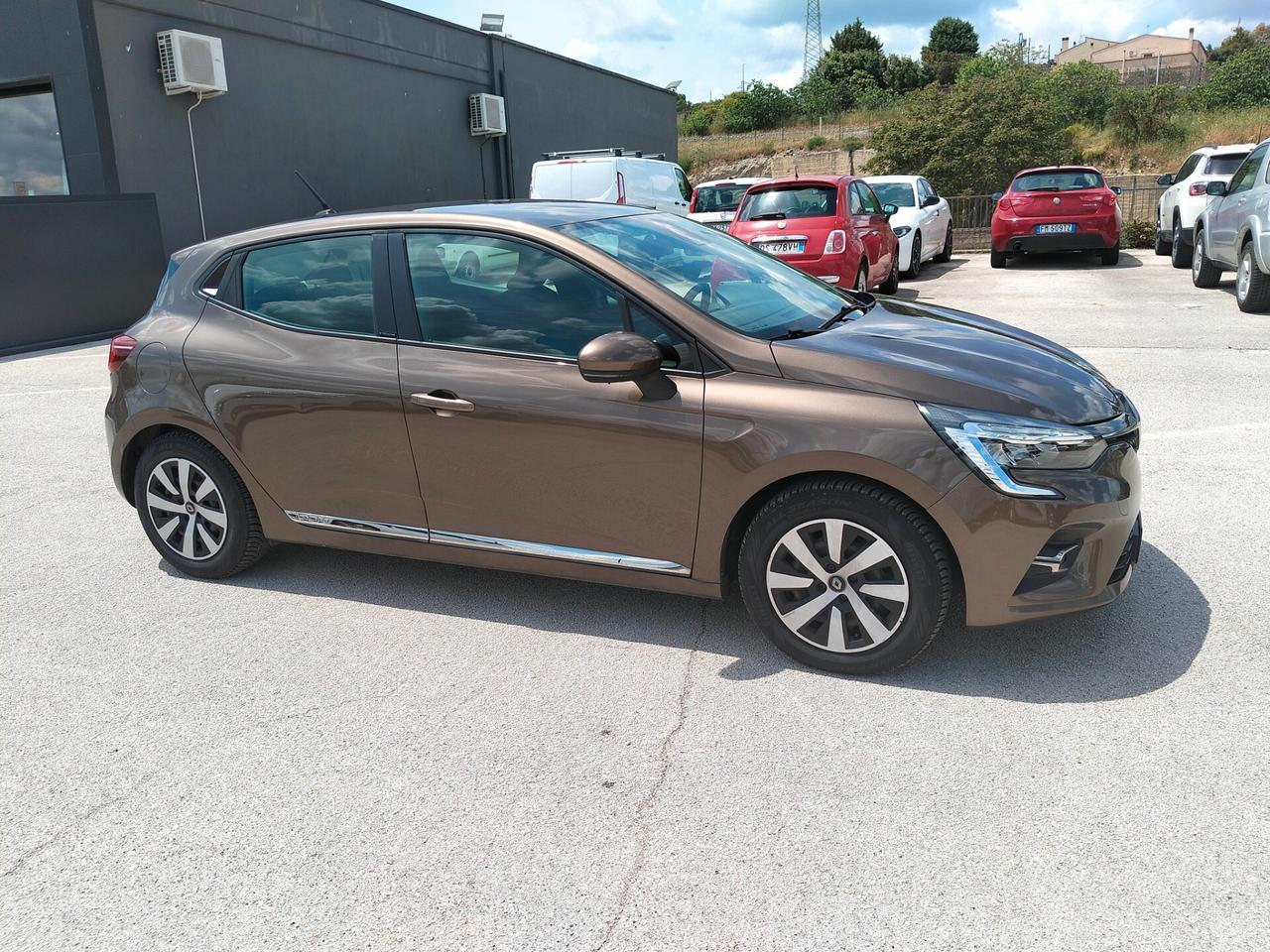 Renault Clio Full Hybrid E-Tech 140 CV 5 porte Intens