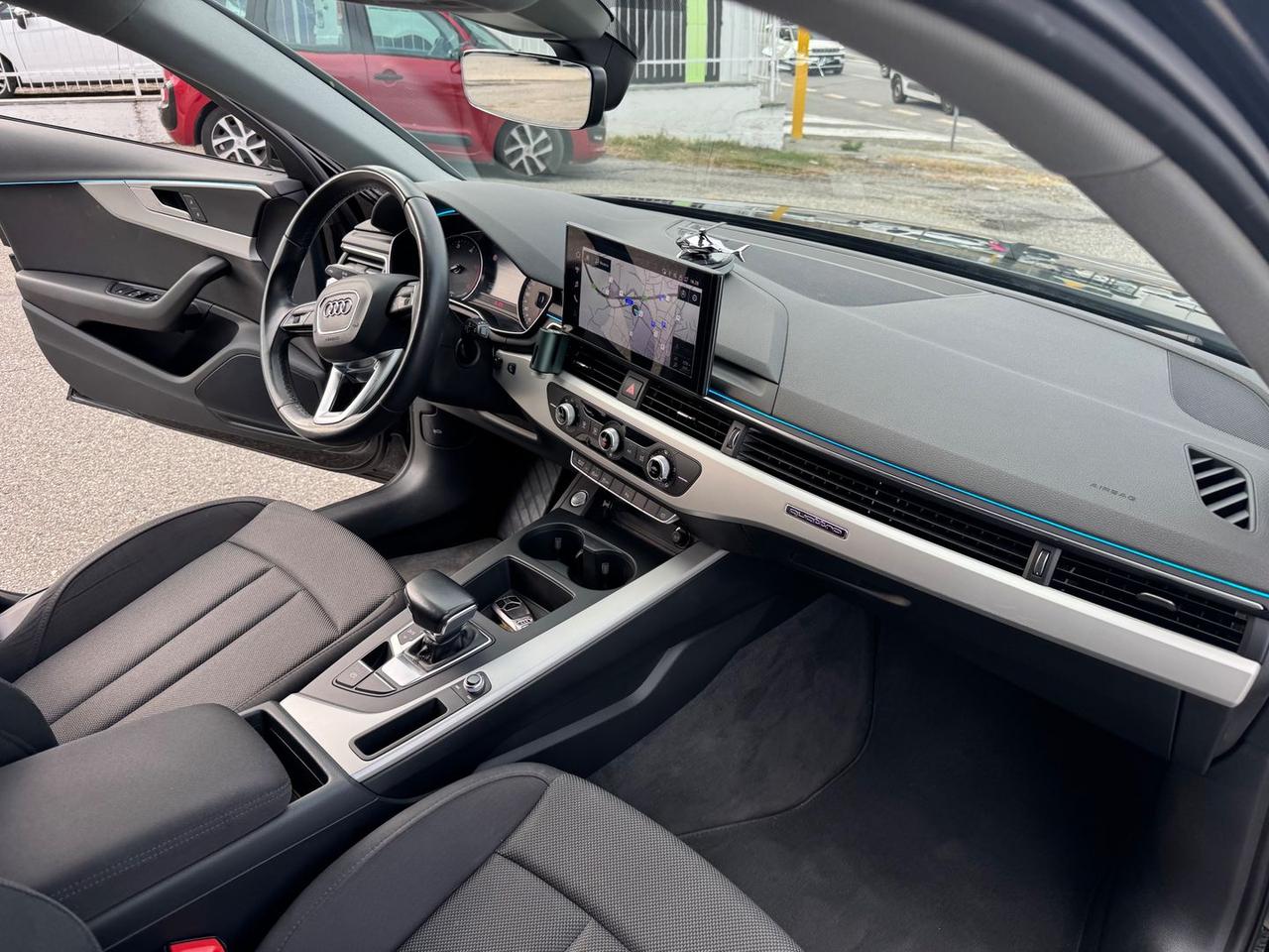 Audi A4 Business Advanced 2.0 40 TDI *PROMO #7349