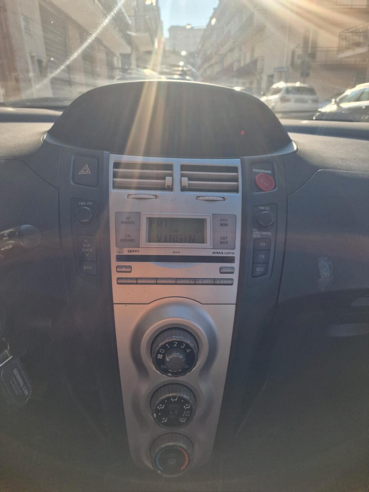 Toyota Yaris 1.3 5 porte