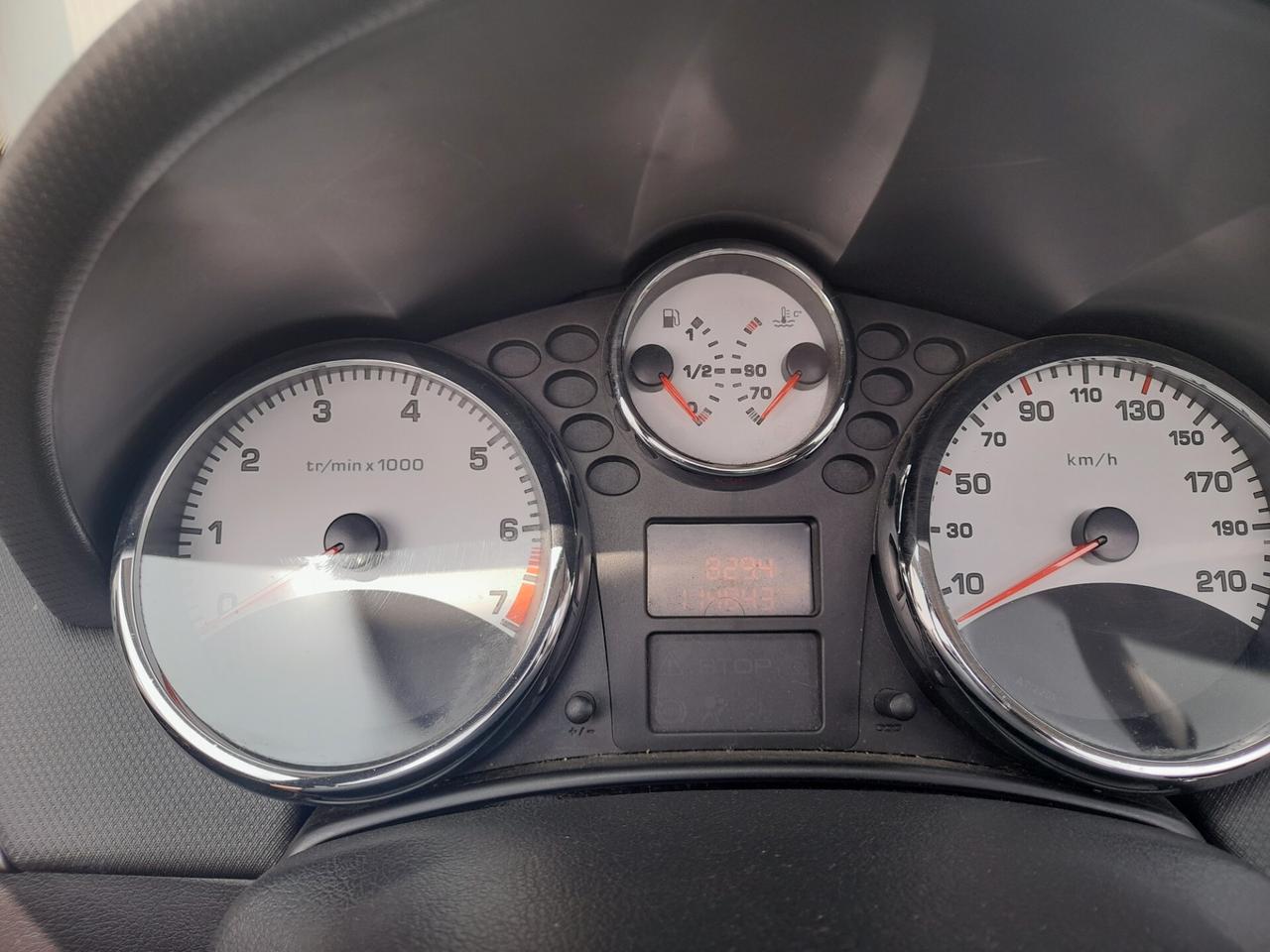Peugeot 207 1.6 VTi 120CV CC Féline