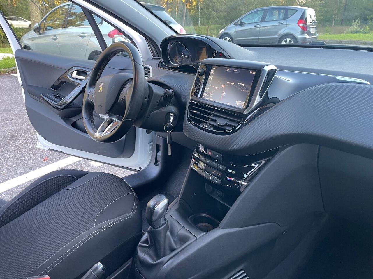 Peugeot 208 BlueHDi 75 5 porte Allure*Navi*Solo 40000km*