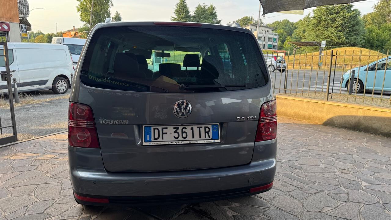 Volkswagen Touran 2.0 16V TDI Highline 7 posti