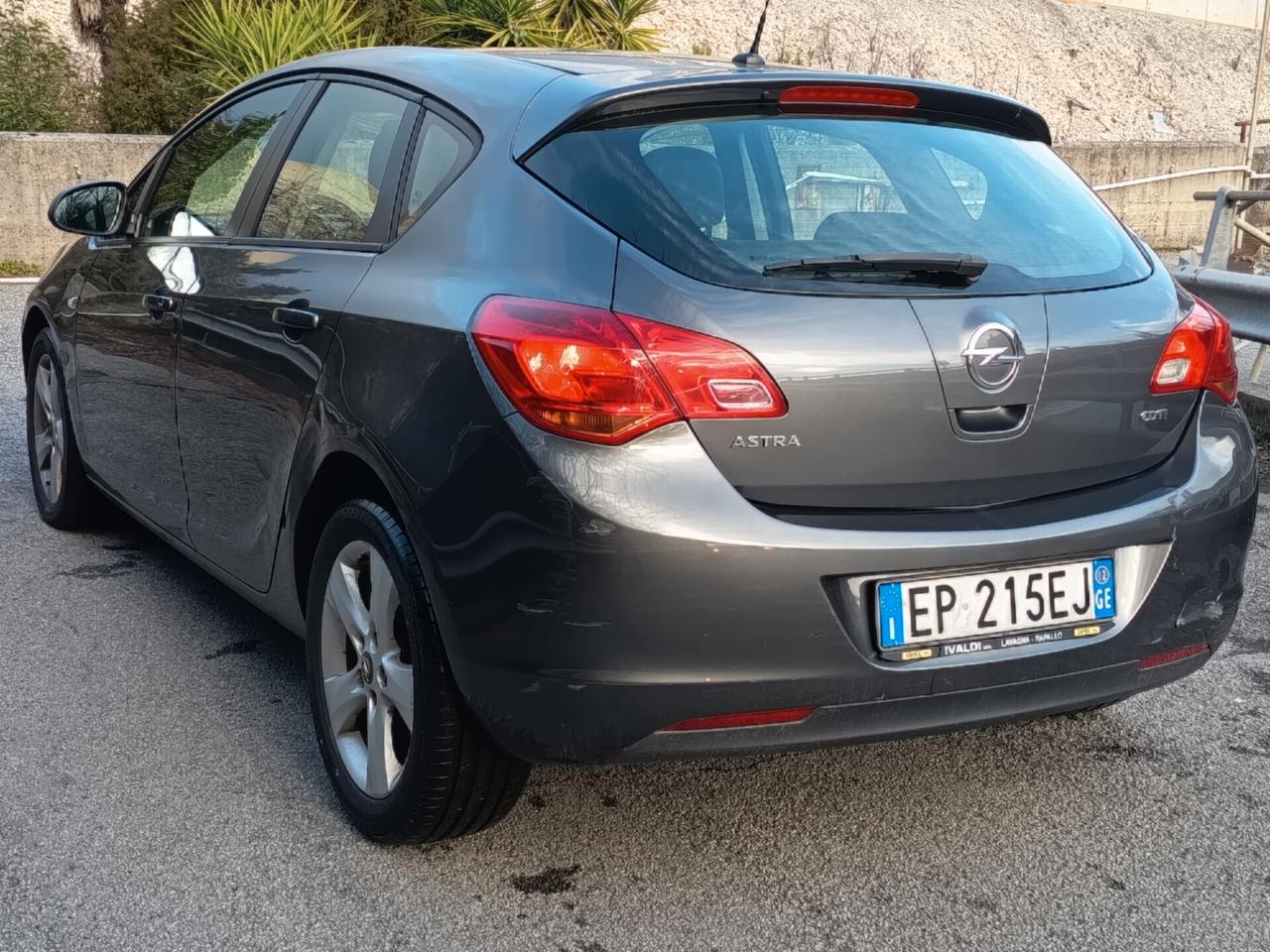 Opel Astra 1.7 CDTI 110CV EcoFLEX S&S 5 porte Cosmo
