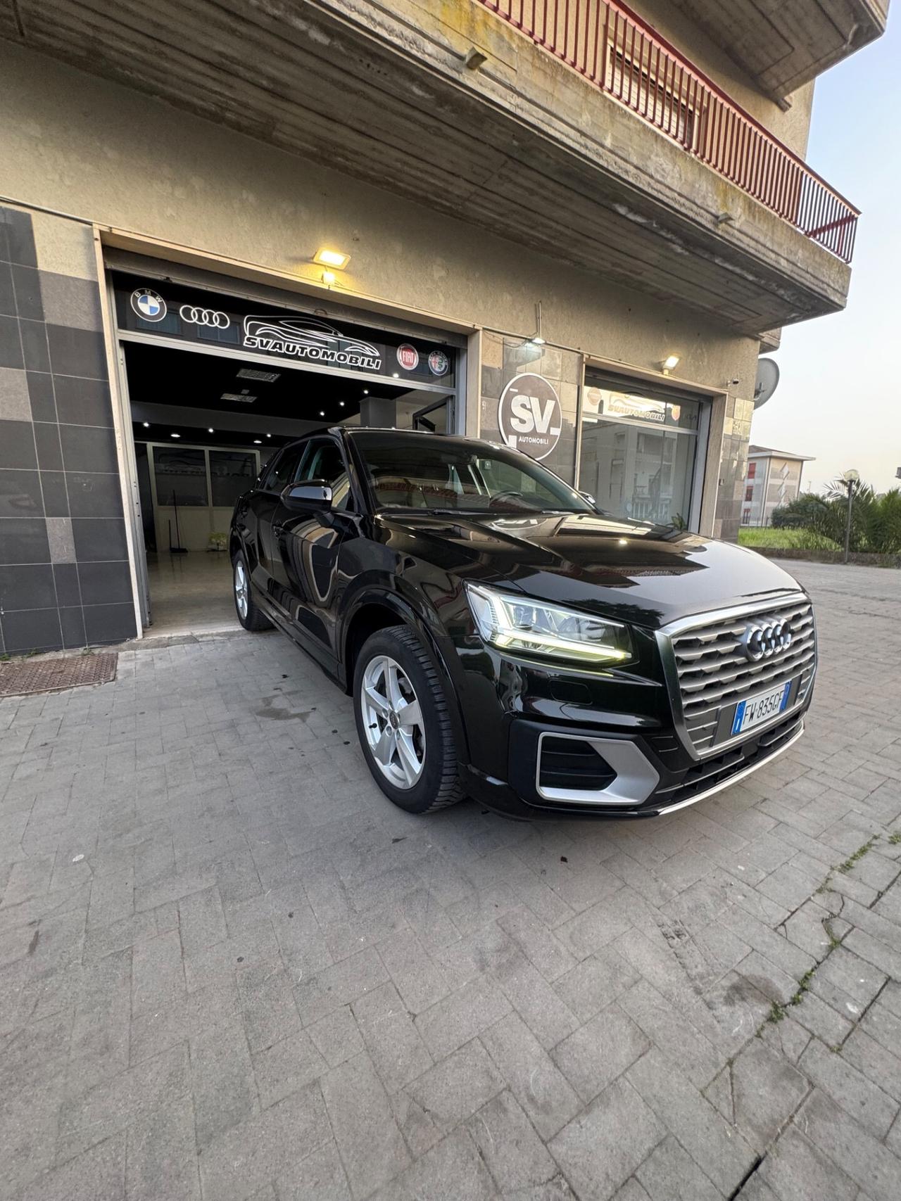 Audi Q2 30 TDI Identity Black
