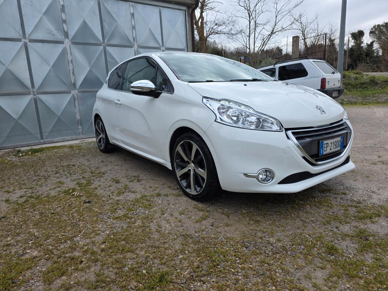 Peugeot 208 1.6 THP 156 CV 3 porte pre GTi