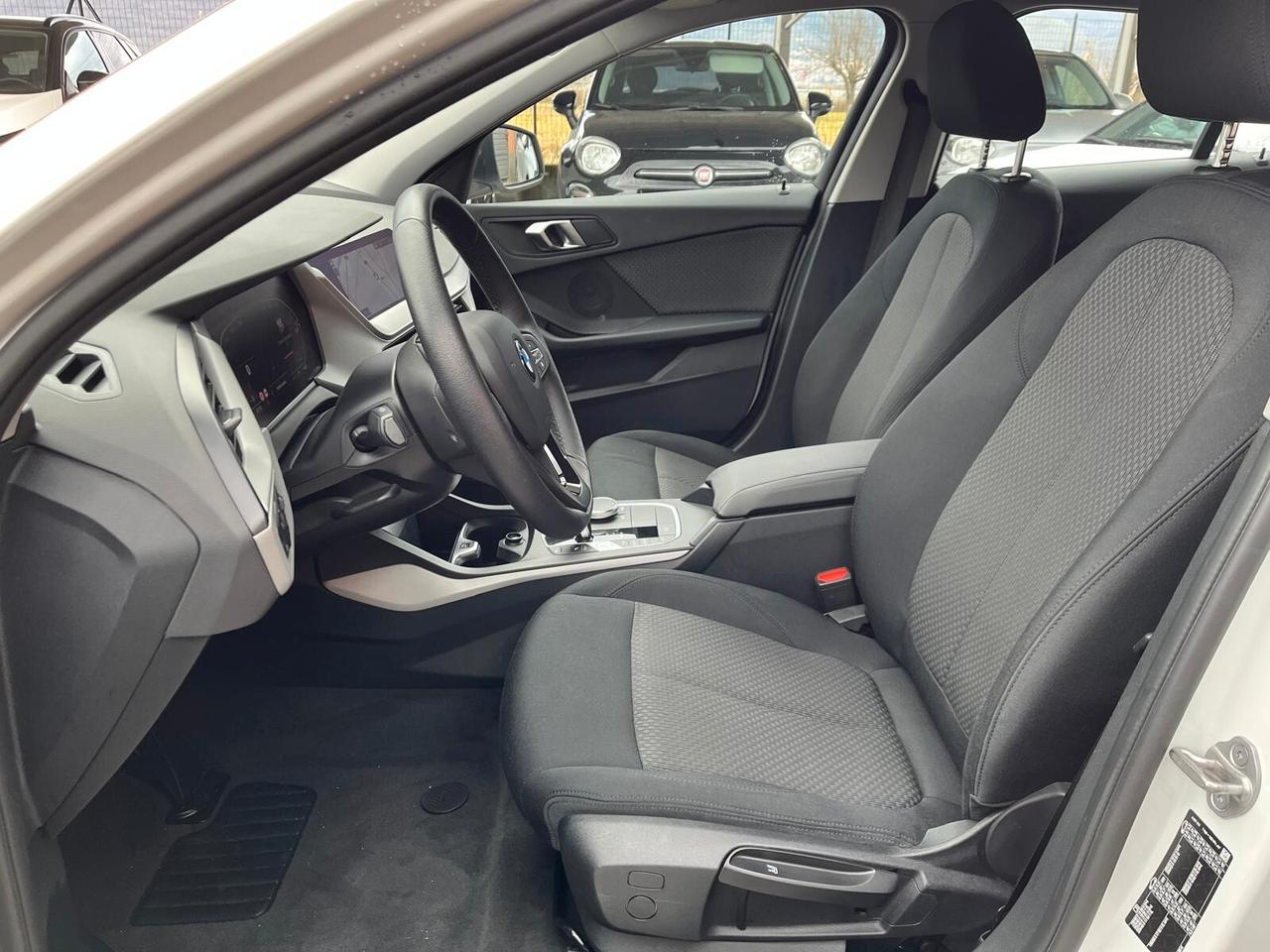 Bmw 116 116d 5p. Business Advantage