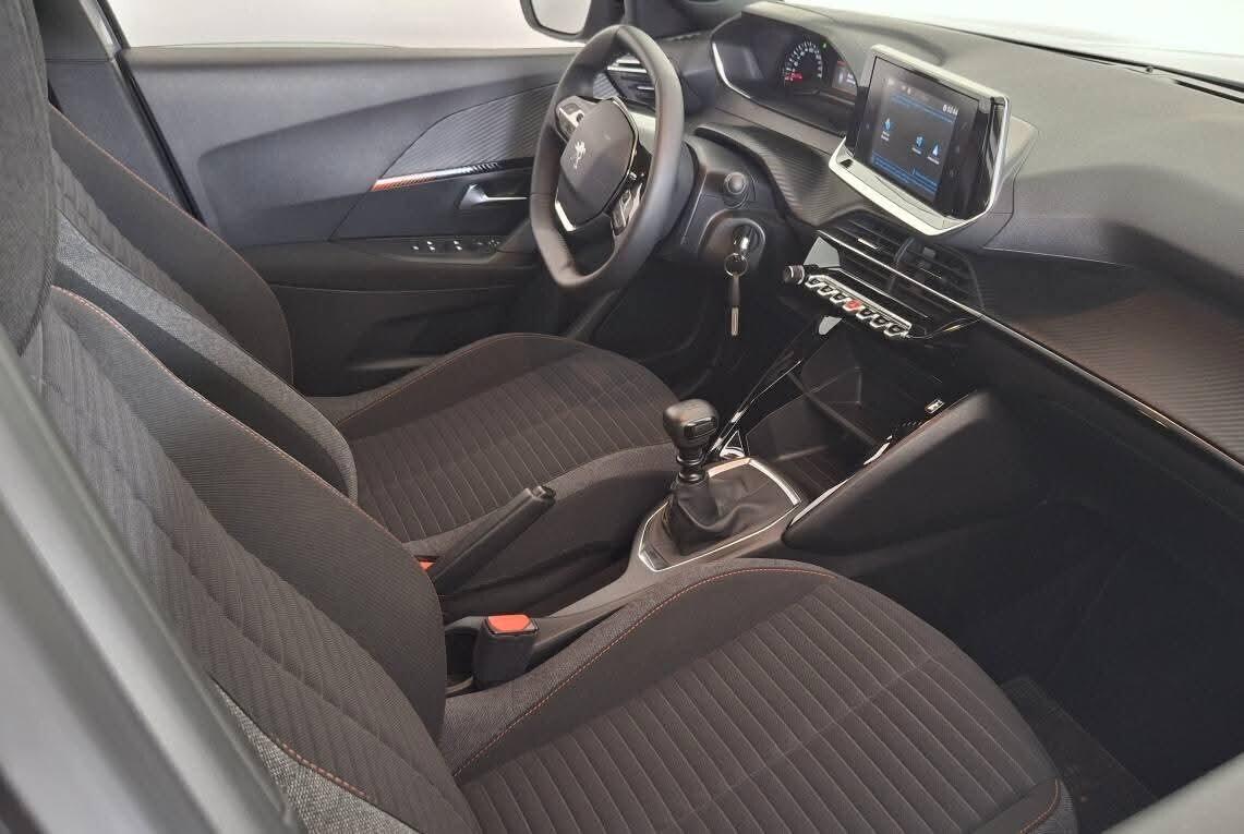 Peugeot 2008 PureTech 100 S&S Allure 7.000km