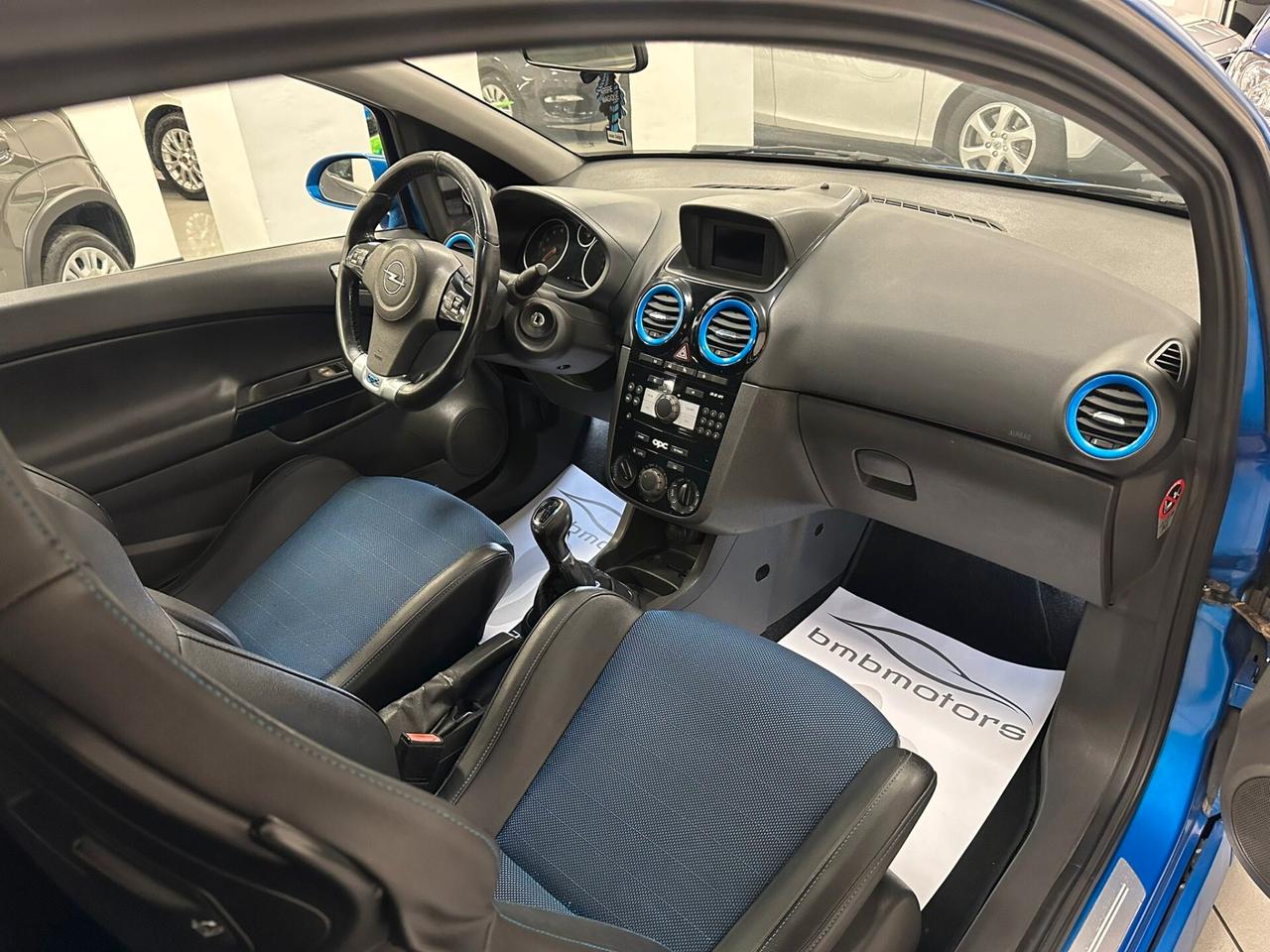 Opel Corsa 1.6 T 192CV 3 porte OPC