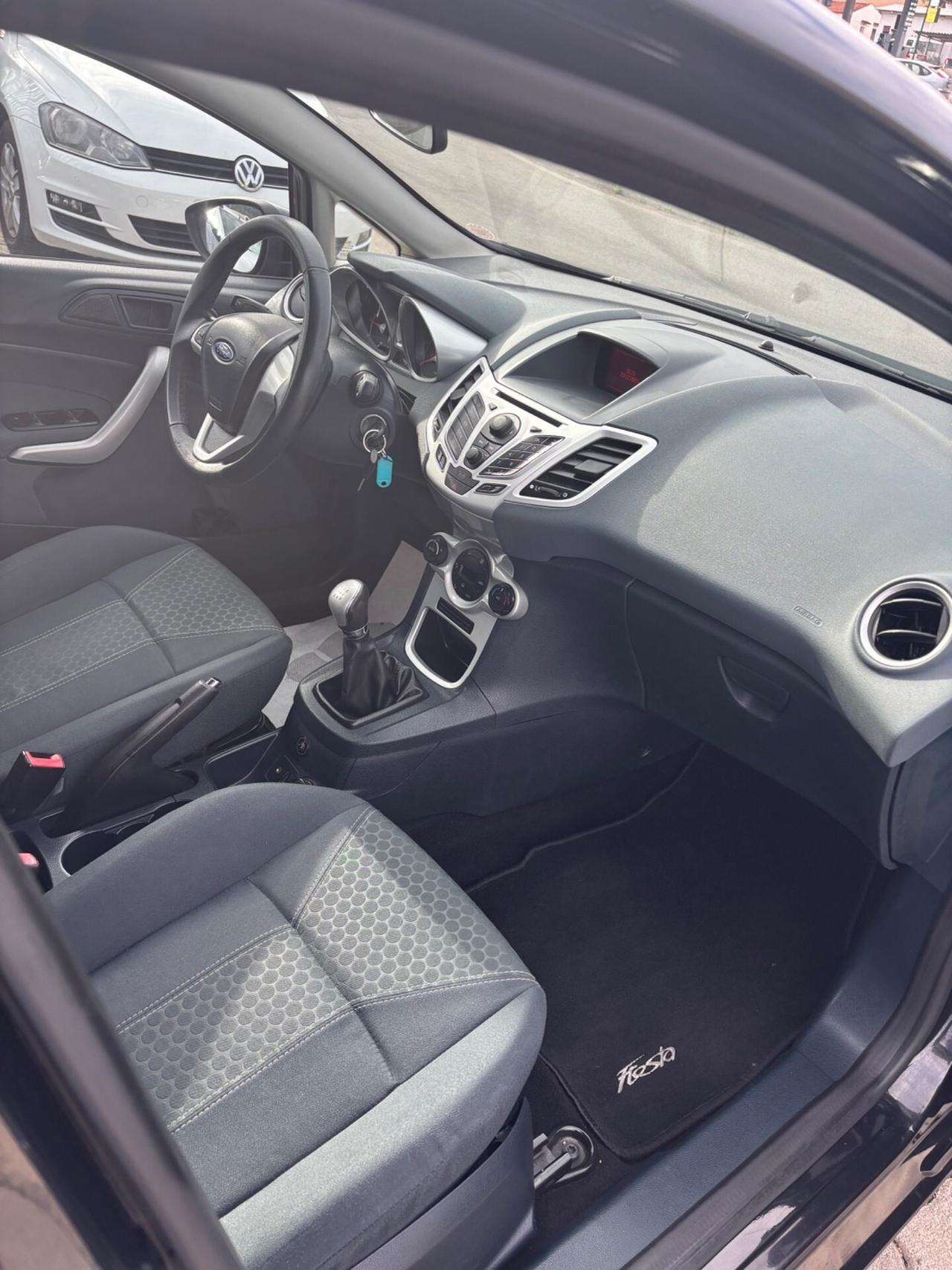 Ford Fiesta 1.4 5 porte Bz.- GPL Titanium