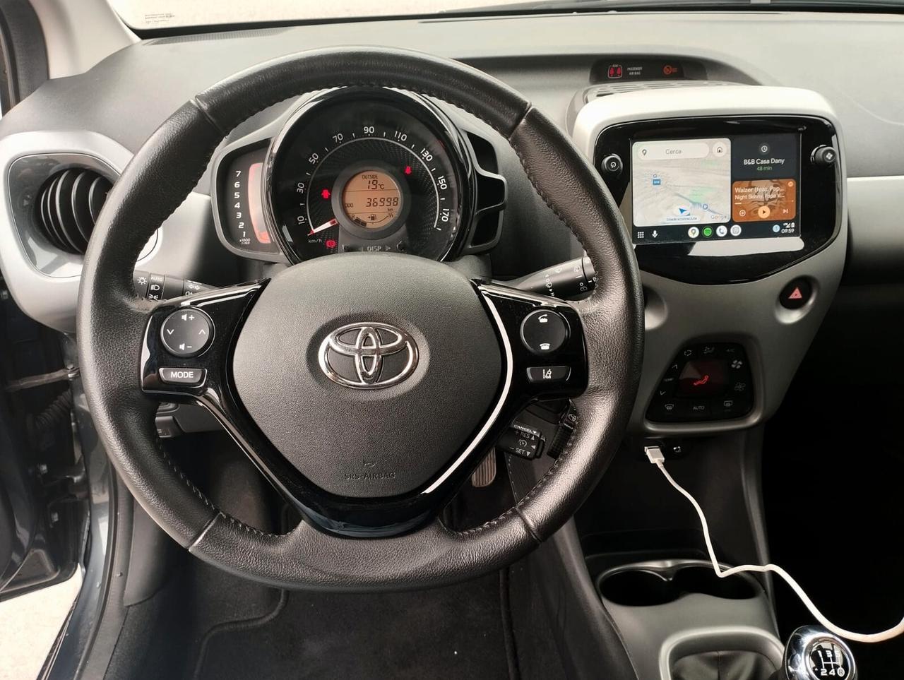 Toyota Aygo Connect 1.0 72 CV 5 porte x-play