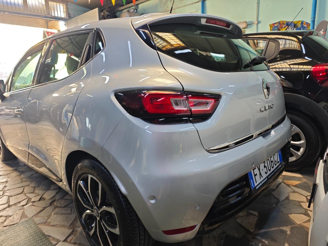 Renault Clio dCi 8V 90 CV 5 porte Moschino Intens