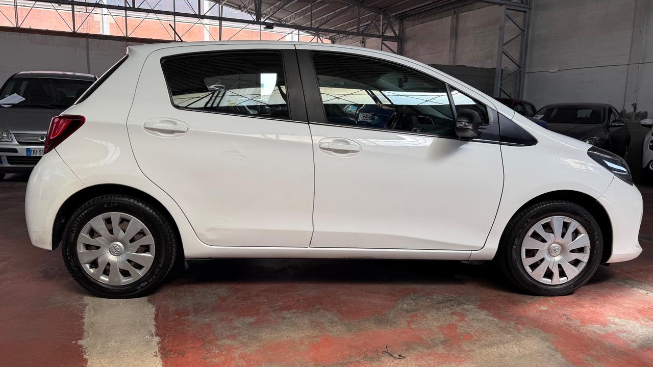 Toyota Yaris GPL LOUNGE